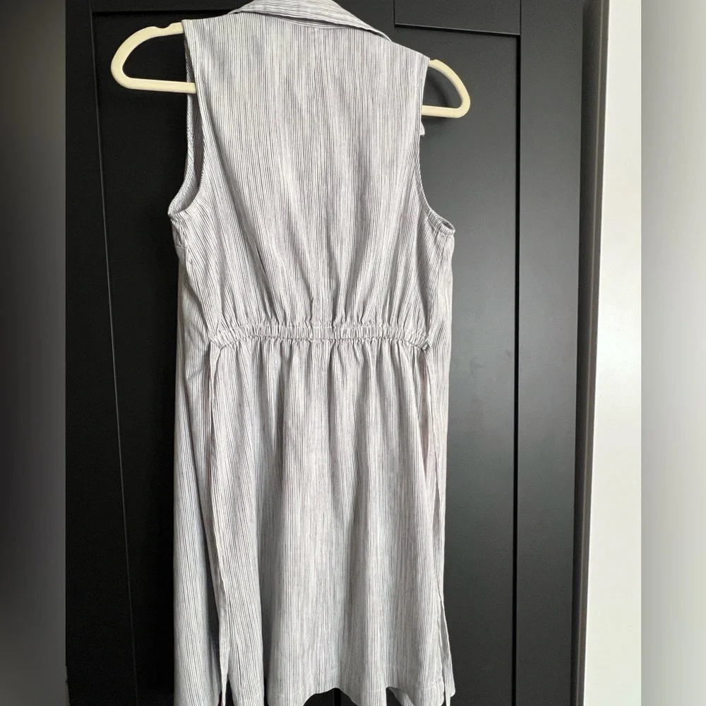 Tahari White Sleeveless Midi Dress with Notched Collar